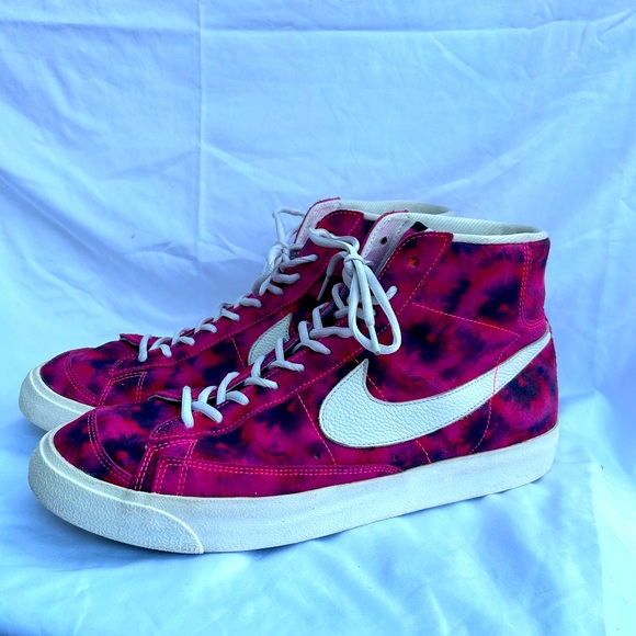 Nike Blazer Mid 77 by You in Suede Tie-Dye - Picture 4 of 6
